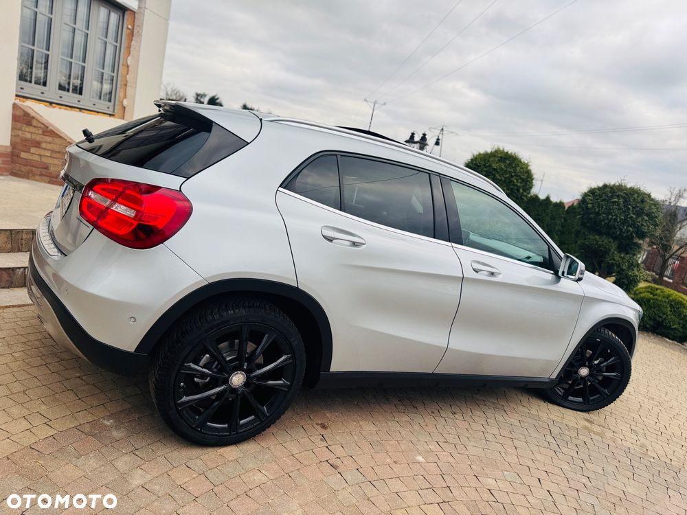 Mercedes-Benz GLA 200 7G-DCT Style - 35