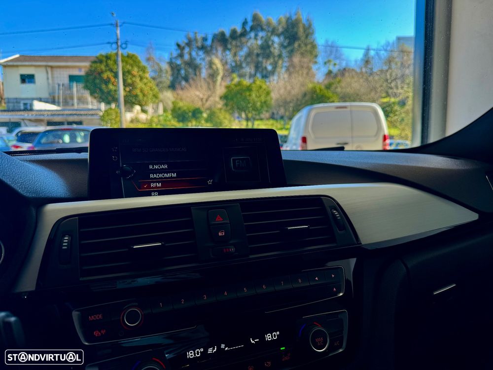 BMW 320 d xDrive Pack M Auto - 11