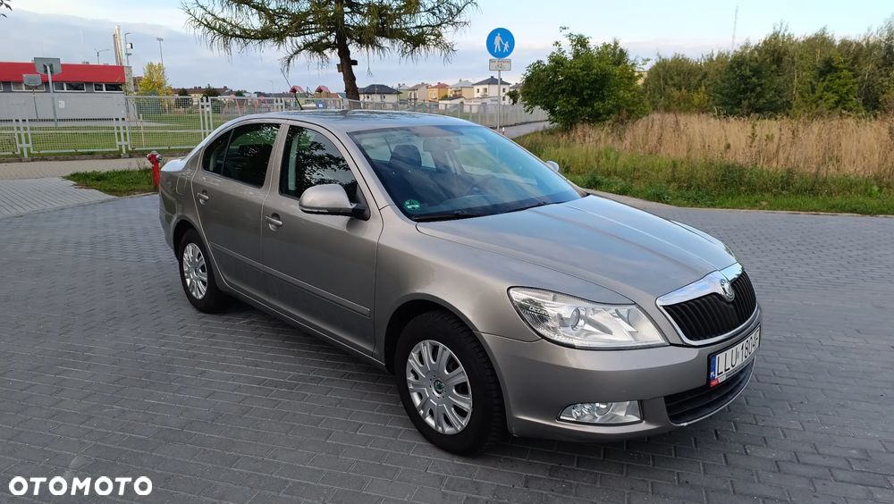 Skoda Octavia 1.6 Ambition - 8