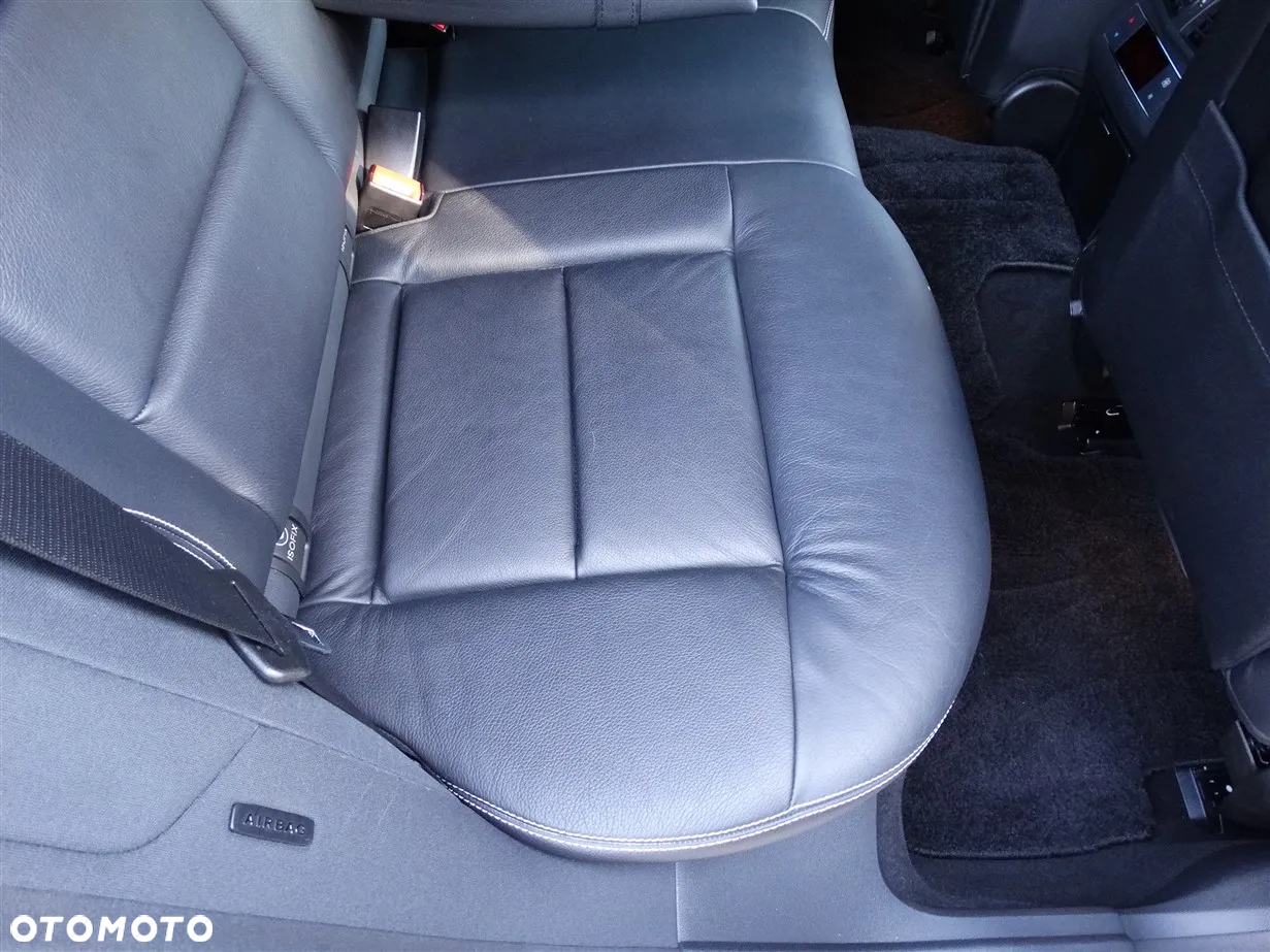 Mercedes-Benz Klasa E 500 Avantgarde - 32
