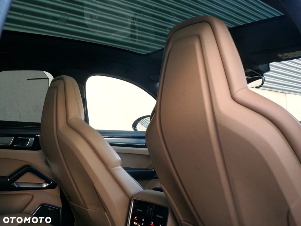 Porsche Cayenne Coupe Turbo - 18