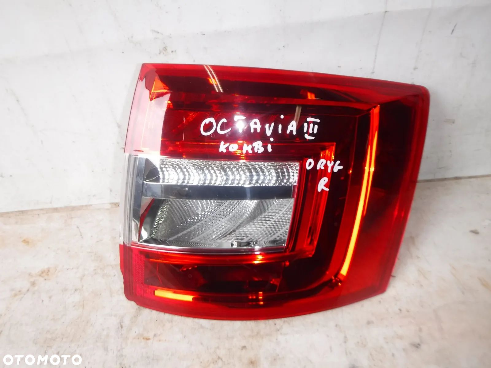 skoda octavia iii 3 kombi lampa prawa tył nowa oryginał tylna z uszk - 1