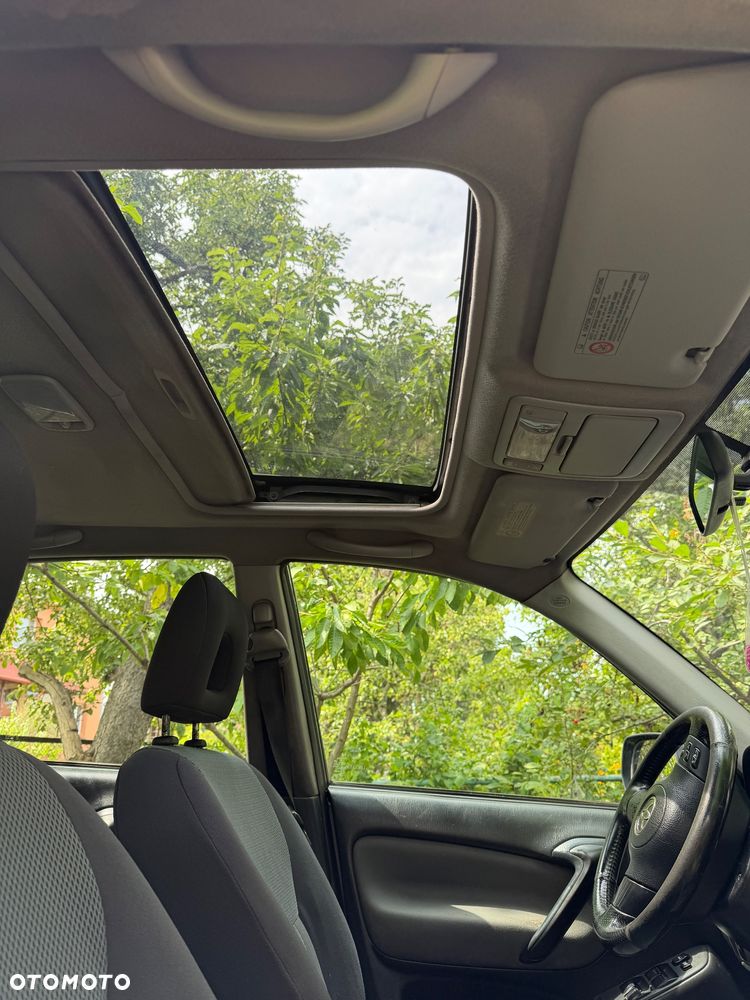 Toyota RAV4 2.0 D-4D 4x4 - 13