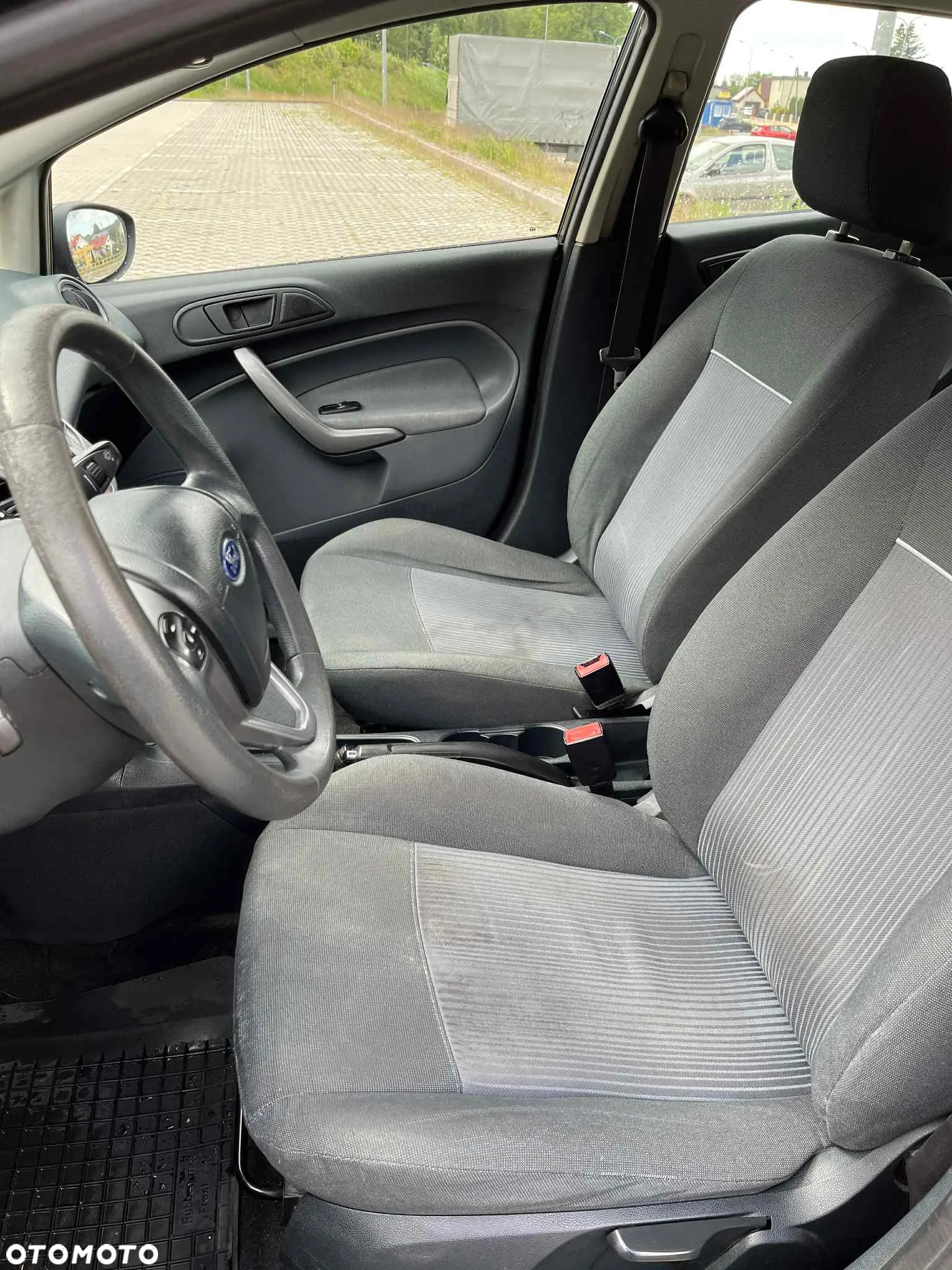 Ford Fiesta - 12