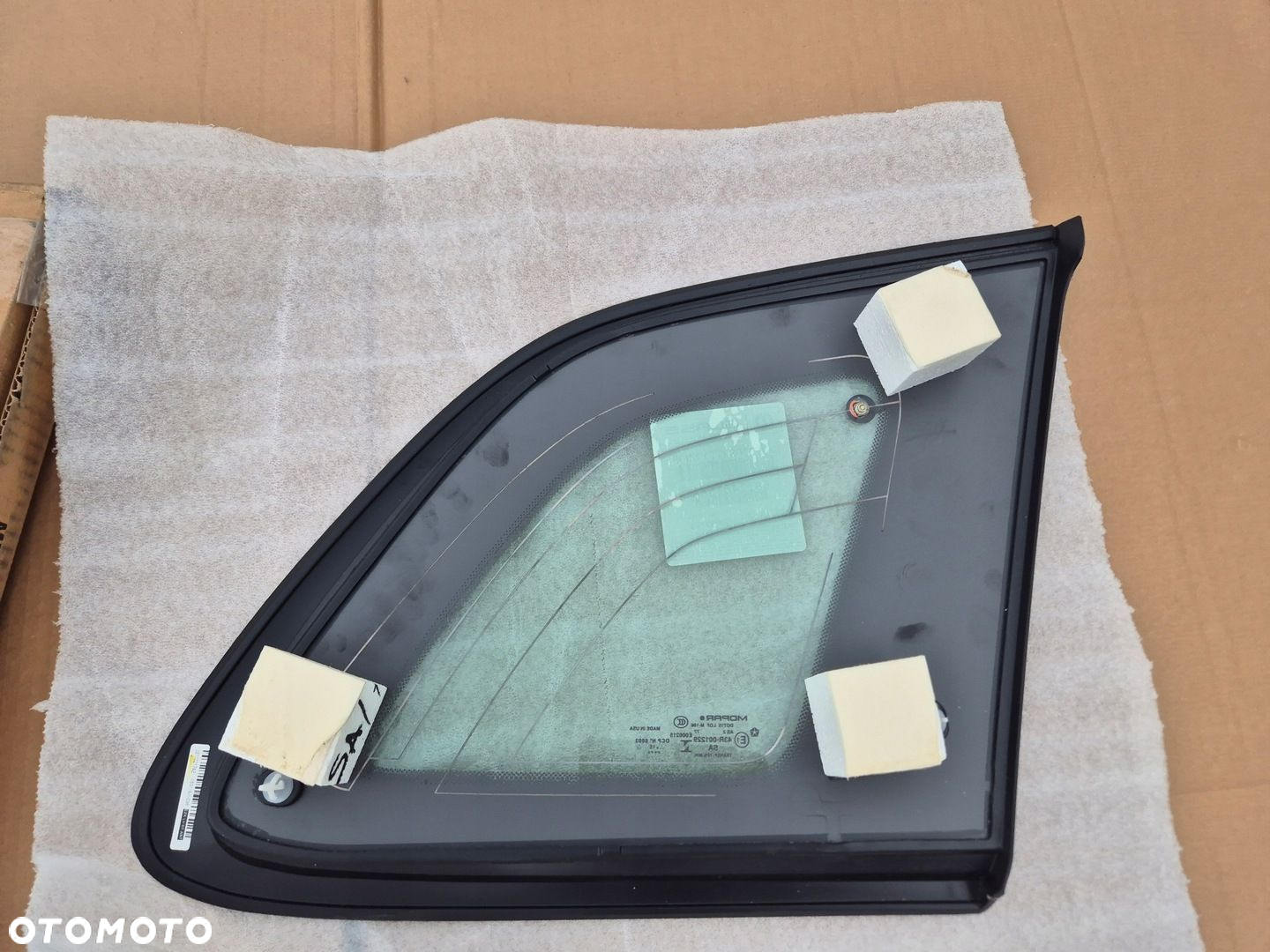 Jeep Cherokee KL szyba boczna lewa.Tylna. 2013-23 - 6