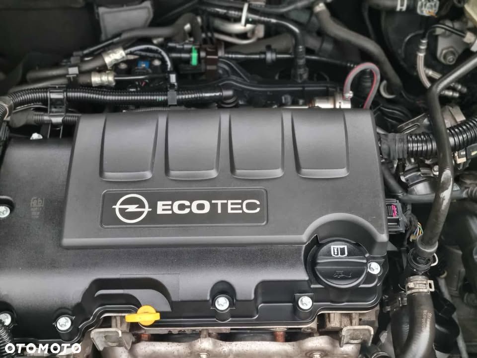 Opel Astra 1.4 Turbo Style - 20