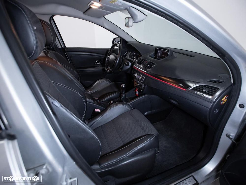 Renault Mégane Sport Tourer - 9