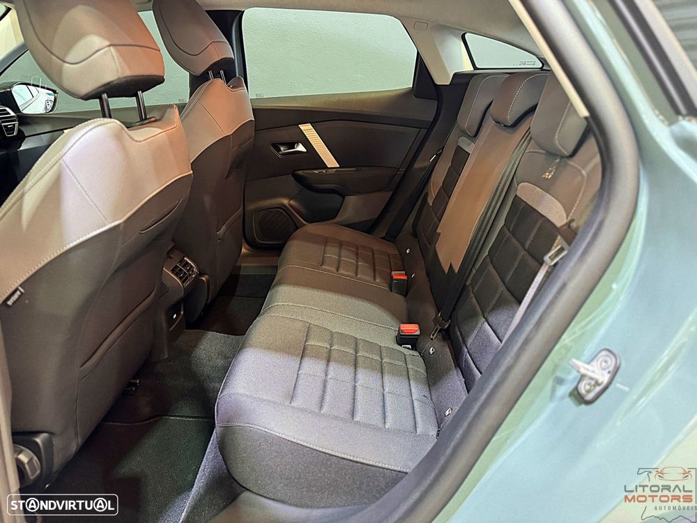 Citroën C4 1.2 Hybrid Plus e-DSC6 — fotografia 16