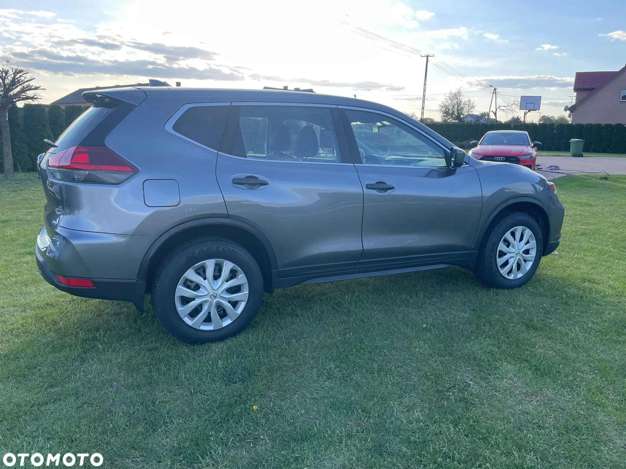 Nissan Rogue - 12