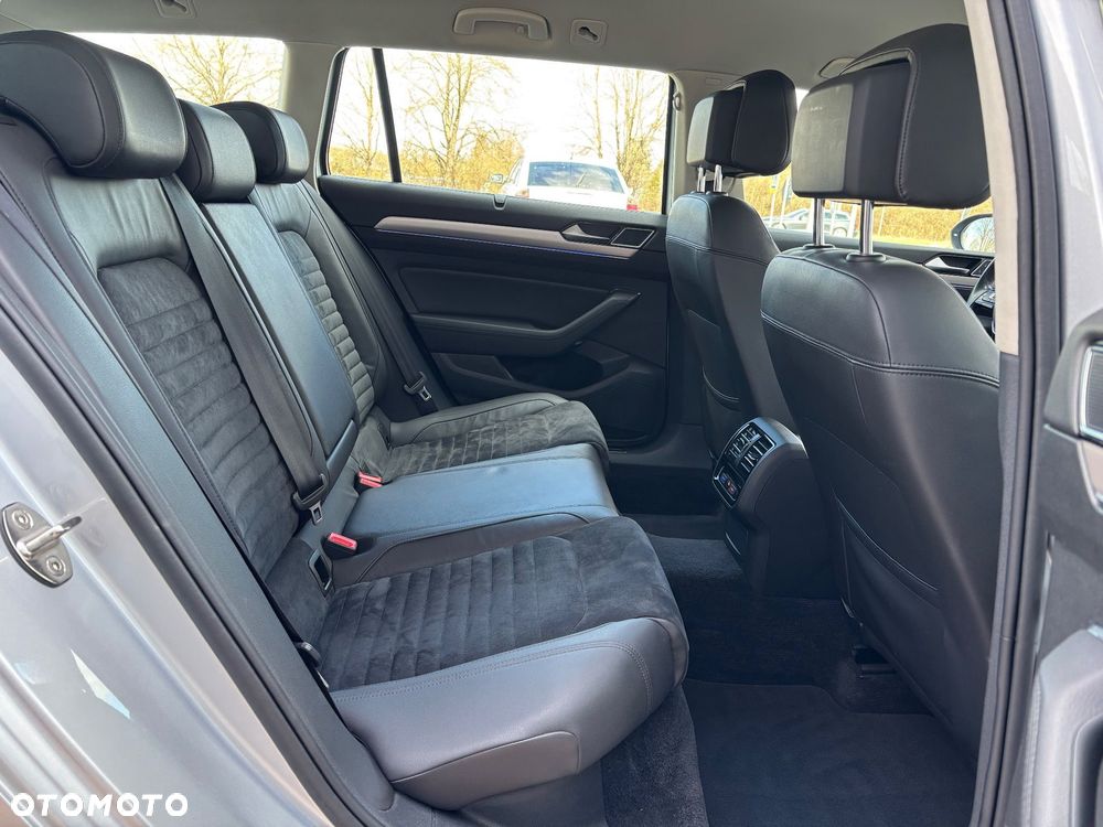 Volkswagen Passat - 29