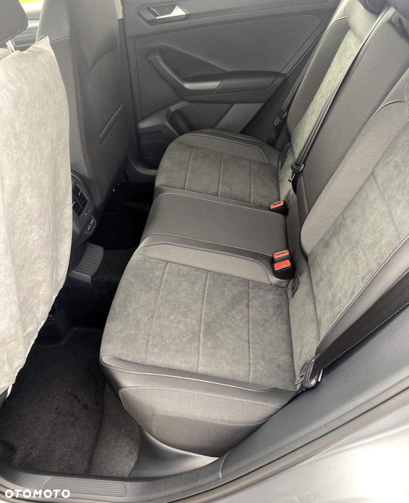 Volkswagen T-Roc - 9