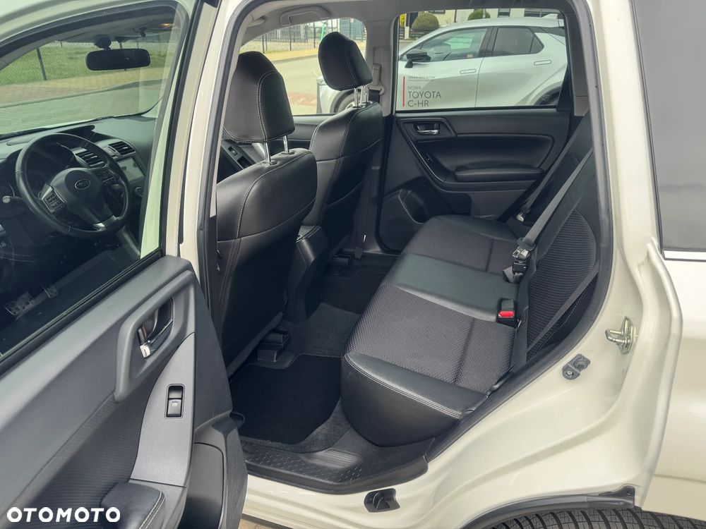 Subaru Forester 2.0XT Comfort Lineartronic - 17