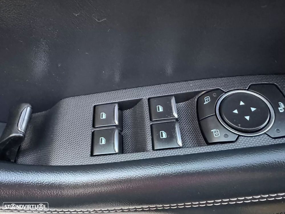 Ford Mustang Mach-E 75.7 kWh Premium AWD - 41