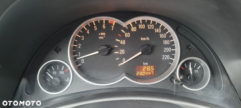 Opel Corsa 1.2 16V - 10