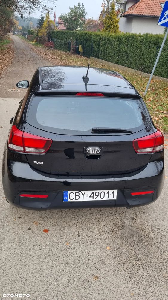 Kia Rio - 10
