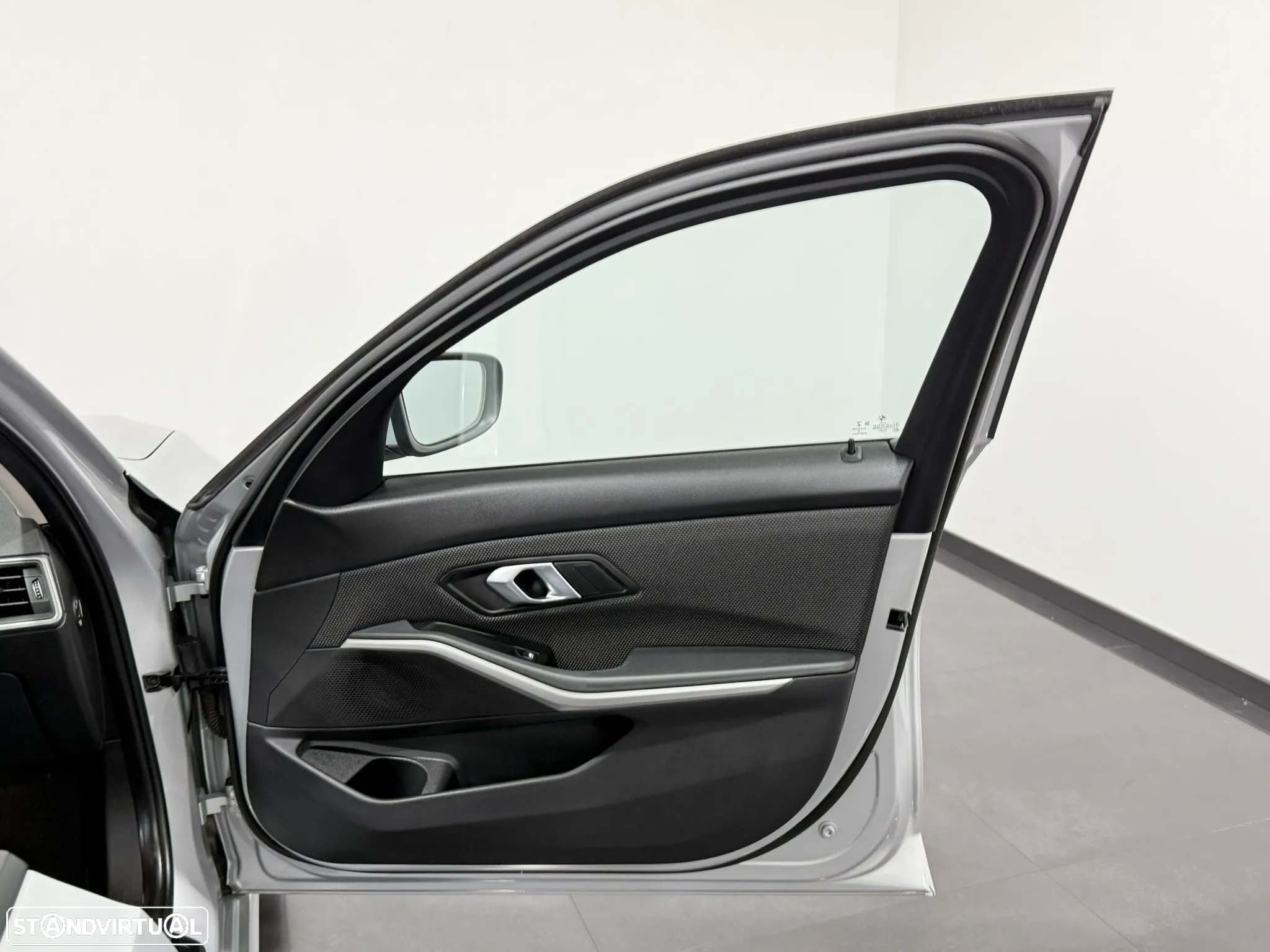 BMW 330 e Corporate Edition Auto - 39