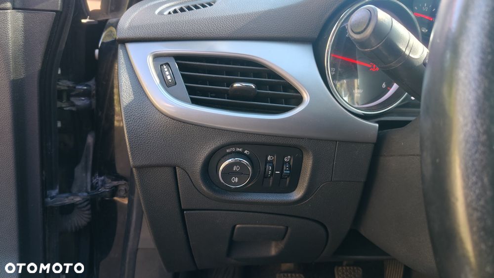 Opel Astra 1.6 CDTI Sport - 19