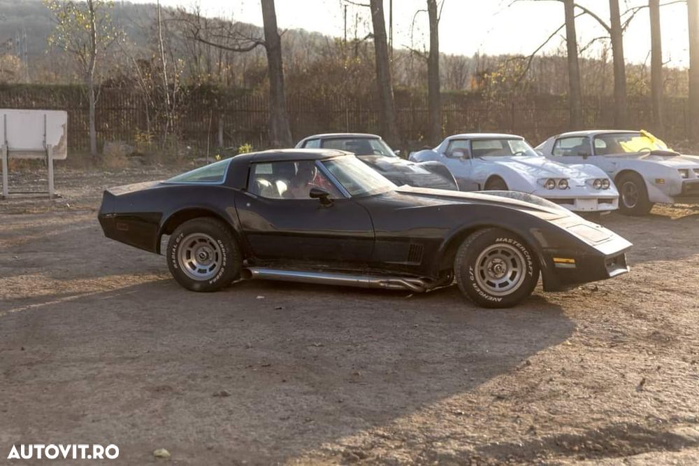 Chevrolet Corvette - 11