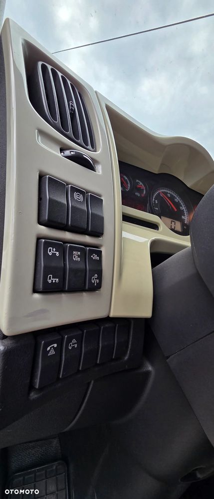 Renault Premium 460dxi - 11
