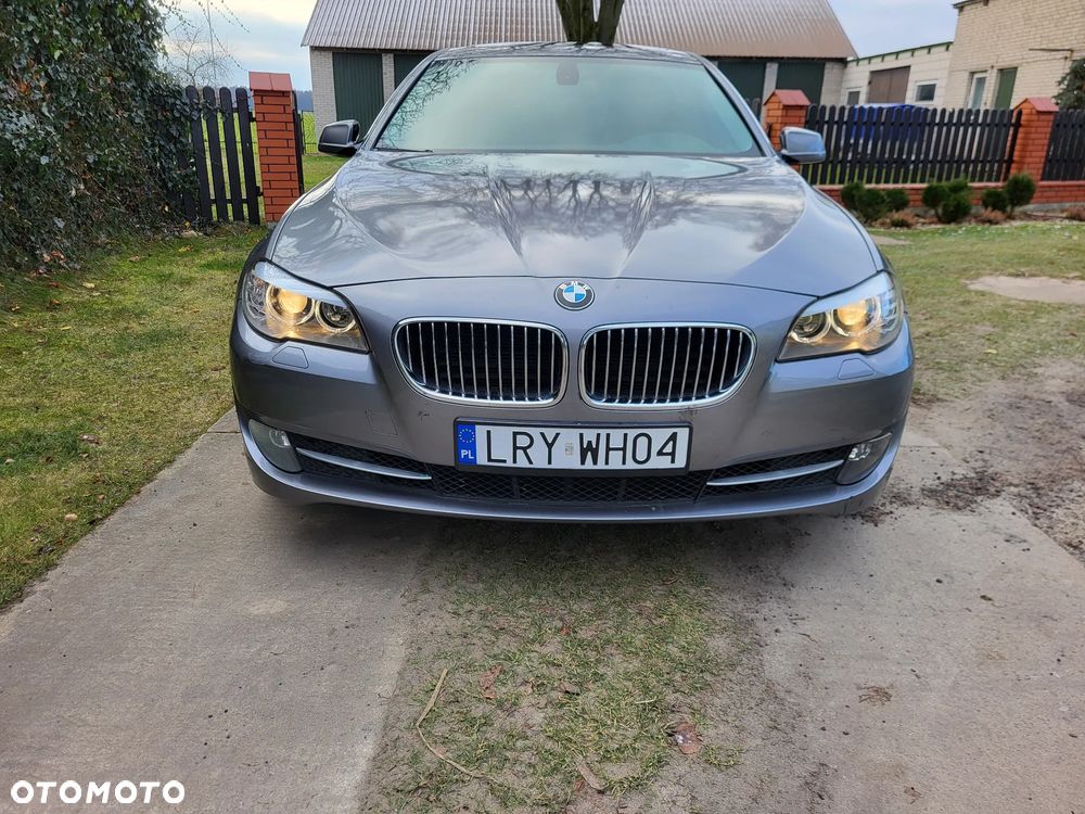 BMW Seria 5 528i - 3