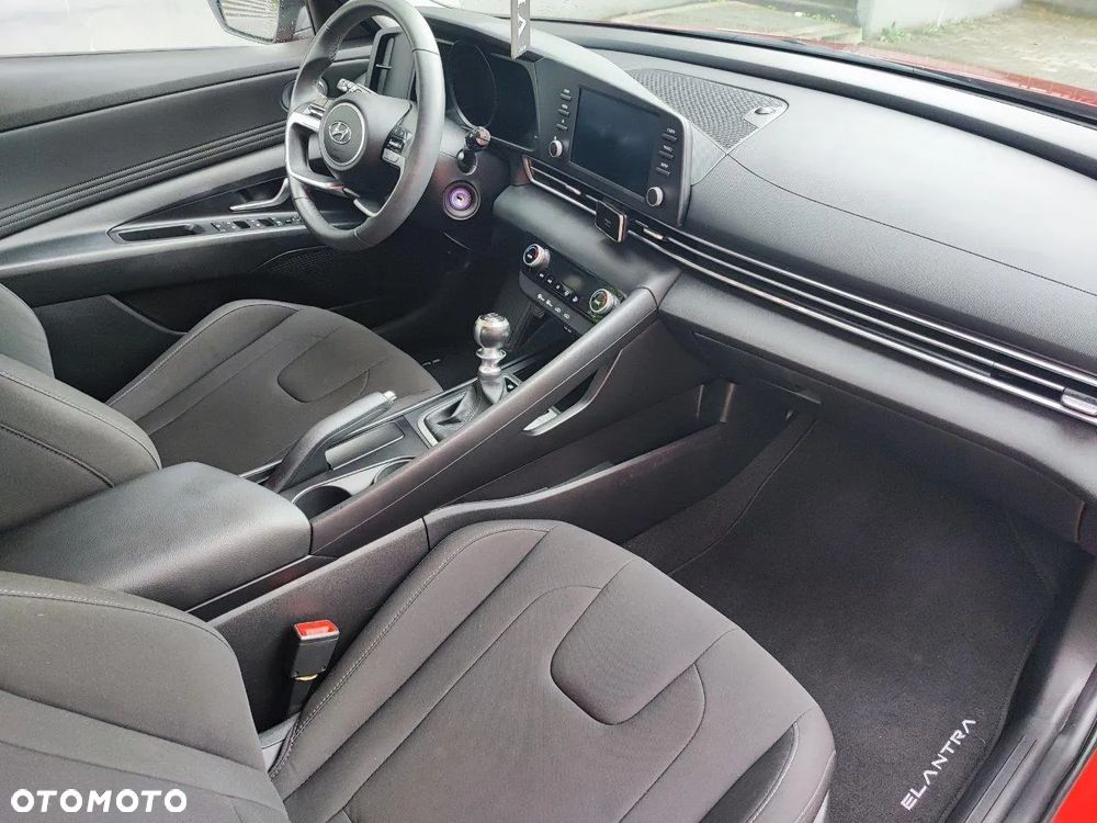 Hyundai Elantra 1.6 Smart - 12