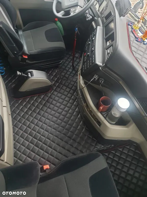 DYWANIKI PIKOWANE MAN TGX OD 2021 ADR (ręczny w podłodze) - 2