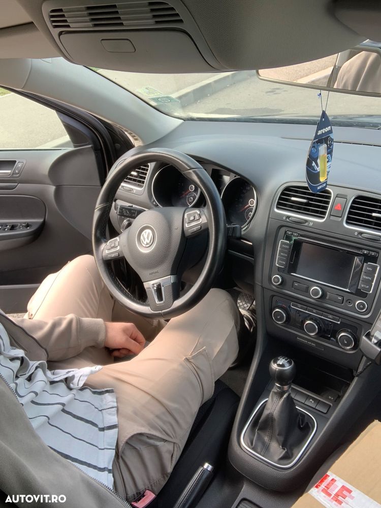 Volkswagen Golf 1.6 TDI DPF BlueMotion - 19