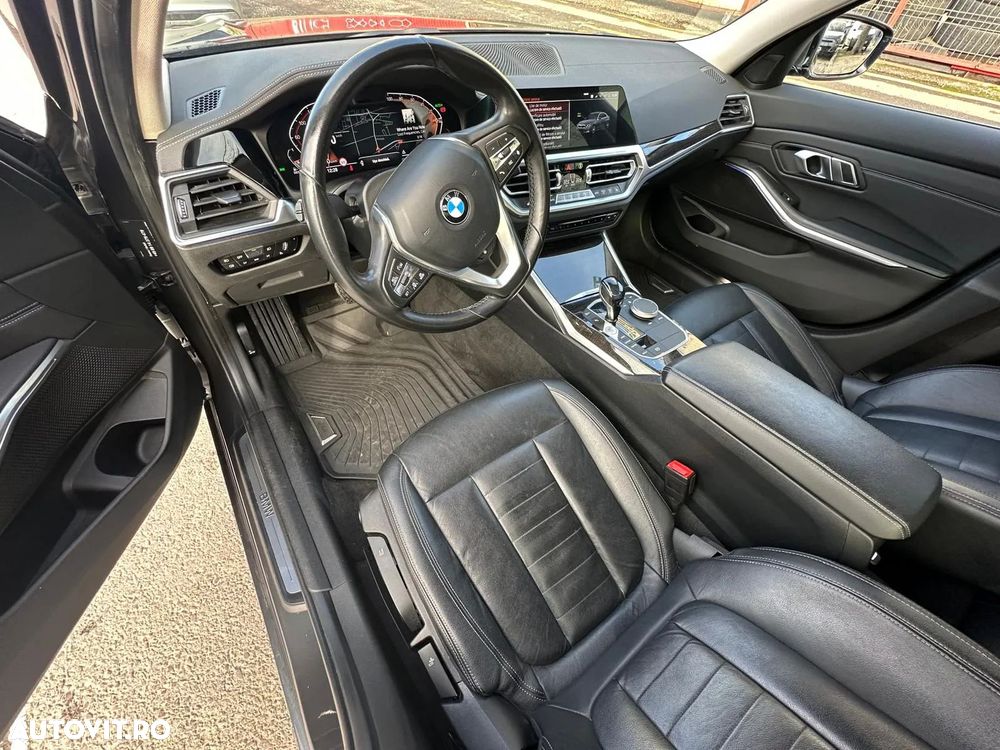 BMW Seria 3 320d xDrive AT MHEV - 12