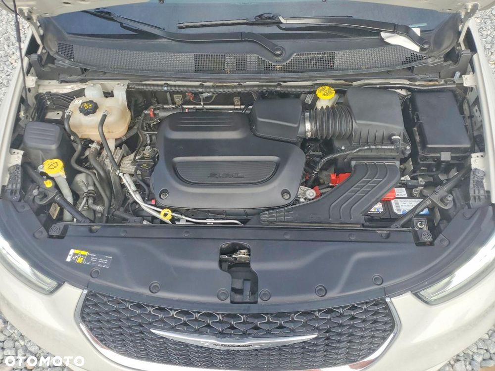 Chrysler Pacifica - 12