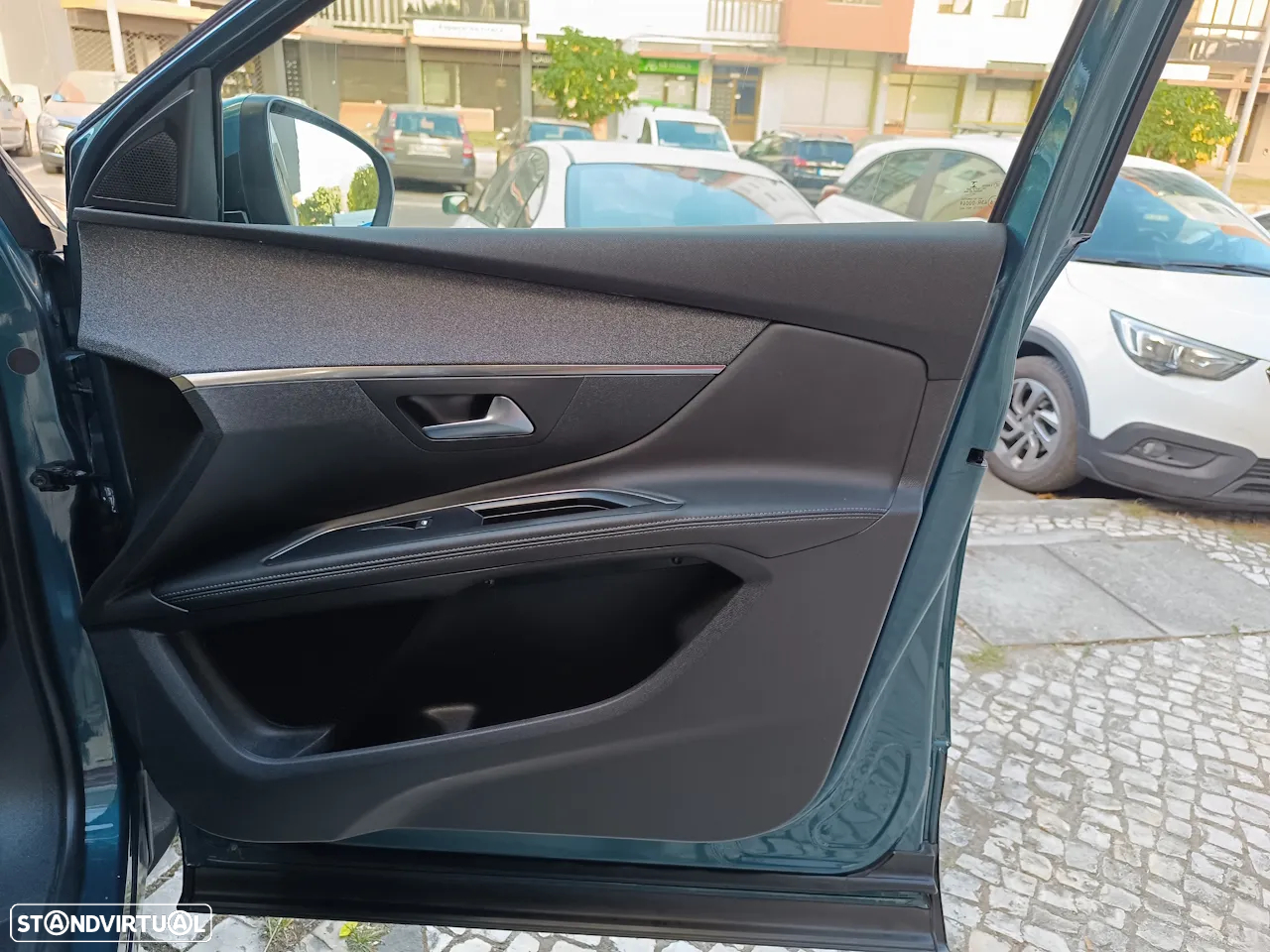 Peugeot 5008 1.2 PureTech Allure EAT8 - 25