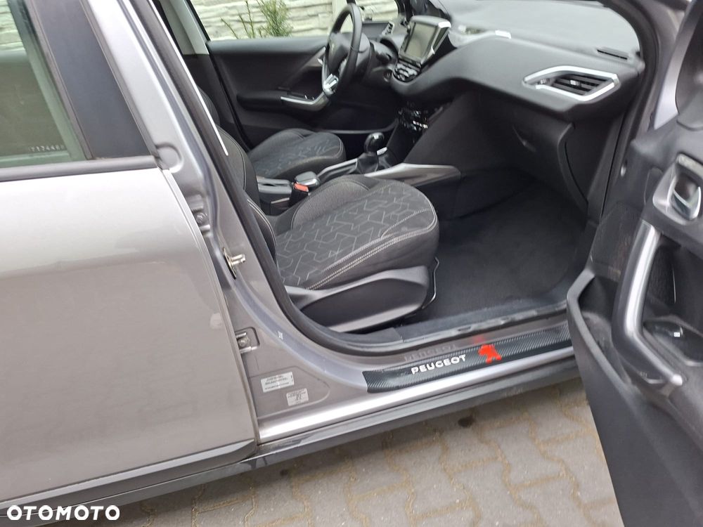 Peugeot 2008 BlueHDi 100 STOP & START Style - 13