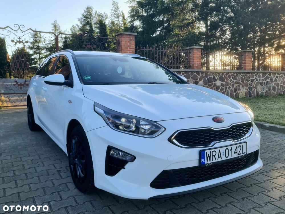 Kia Ceed 1.6 CRDi Platinum Edition - 1