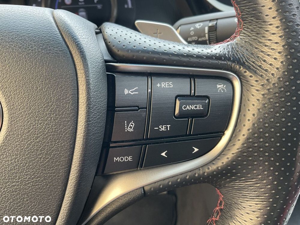 Lexus ES 300h F Sport Edition - 25