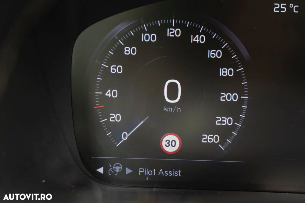 Volvo XC 90 D5 AWD R-Design - 19
