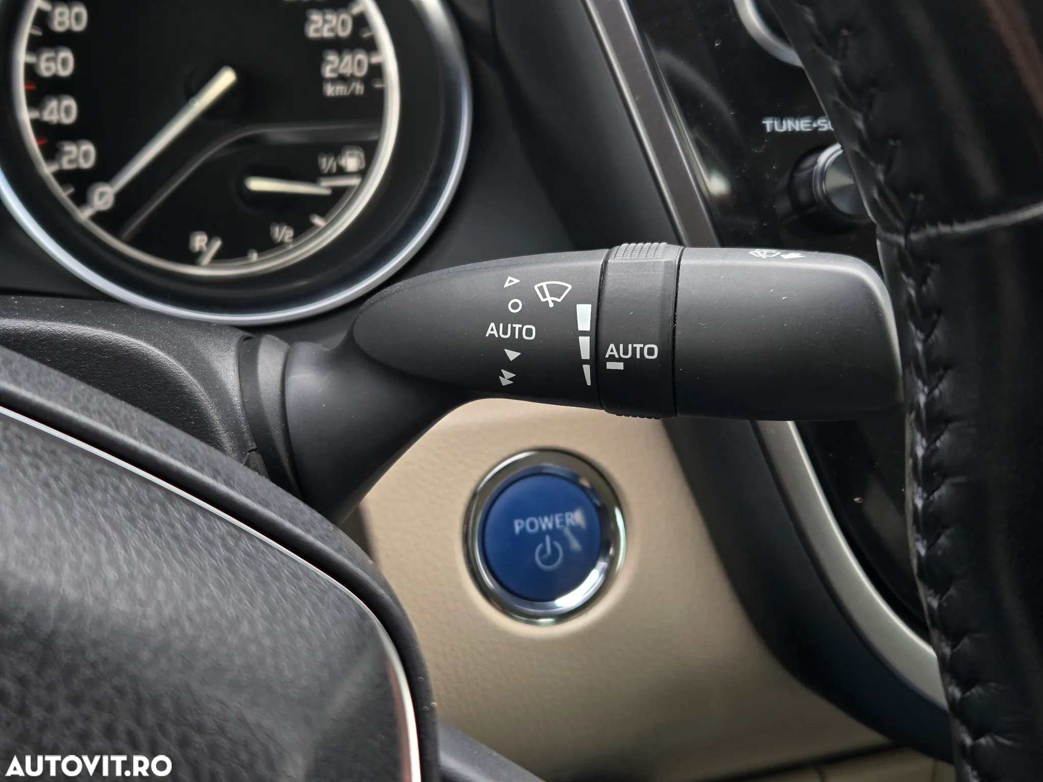 Toyota Camry 2.5 Hybrid Exclusive - 11