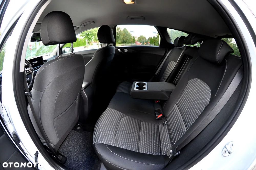 Kia Ceed 1.5 T-GDI Business Line Plus - 33