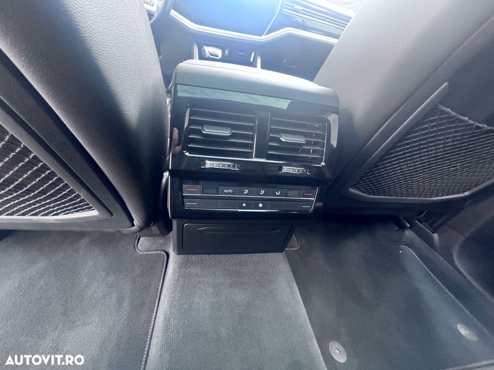 Volkswagen Touareg V6 TDI 4MOTION R-Line - 12