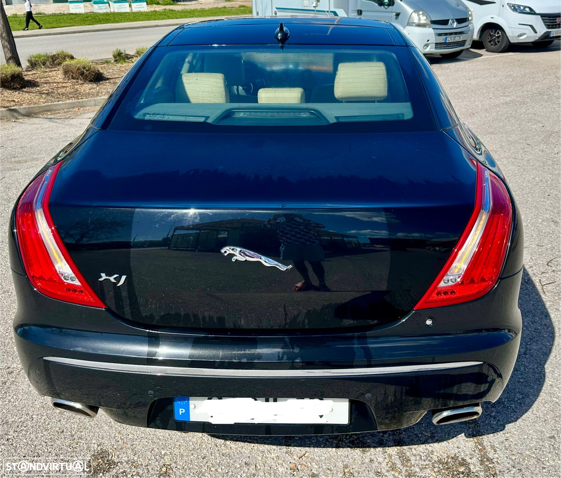 Jaguar XJ 3.0 D V6 LWB Premium Luxury - 4