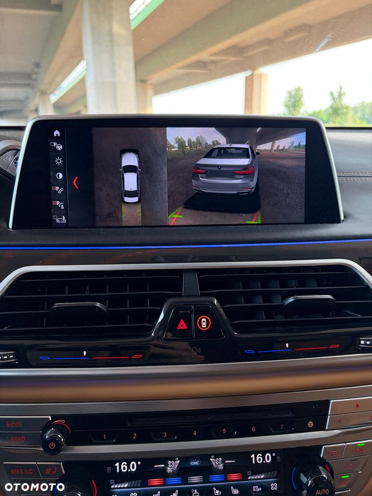 BMW Seria 7 750Li xDrive - 23