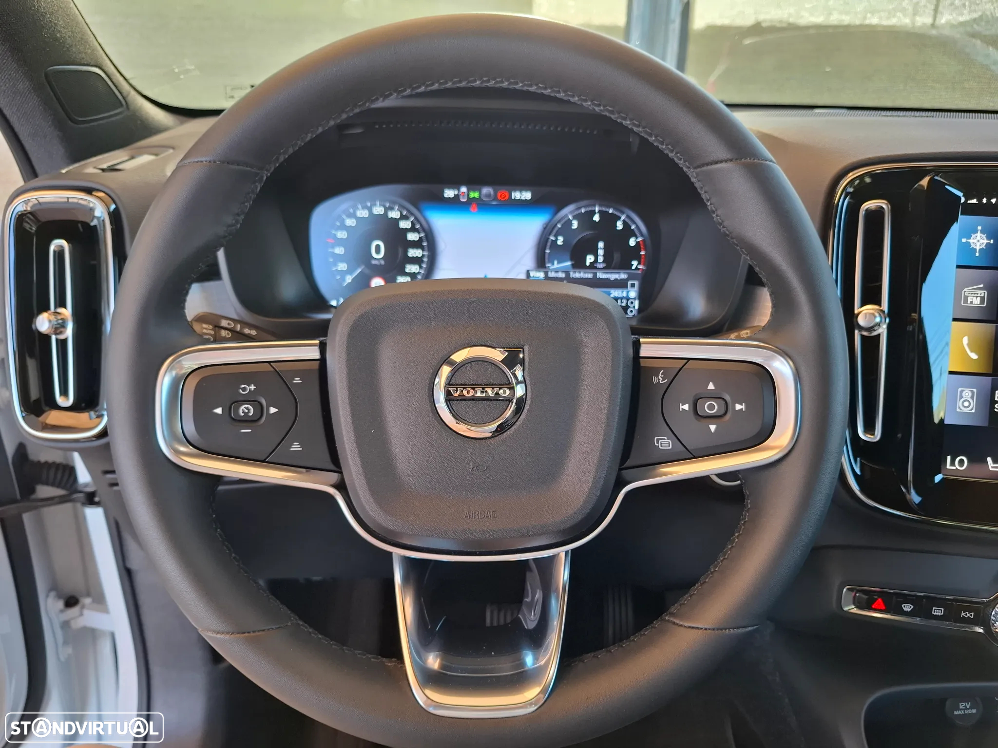 Volvo XC 40 1.5 T2 Plus Dark Auto - 27