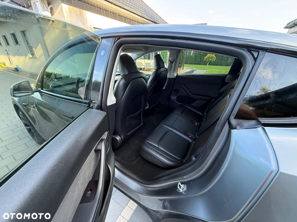 Tesla Model Y Standard - 10