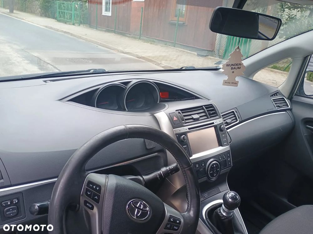 Toyota Verso 2.0 D-4D Active 7os - 9