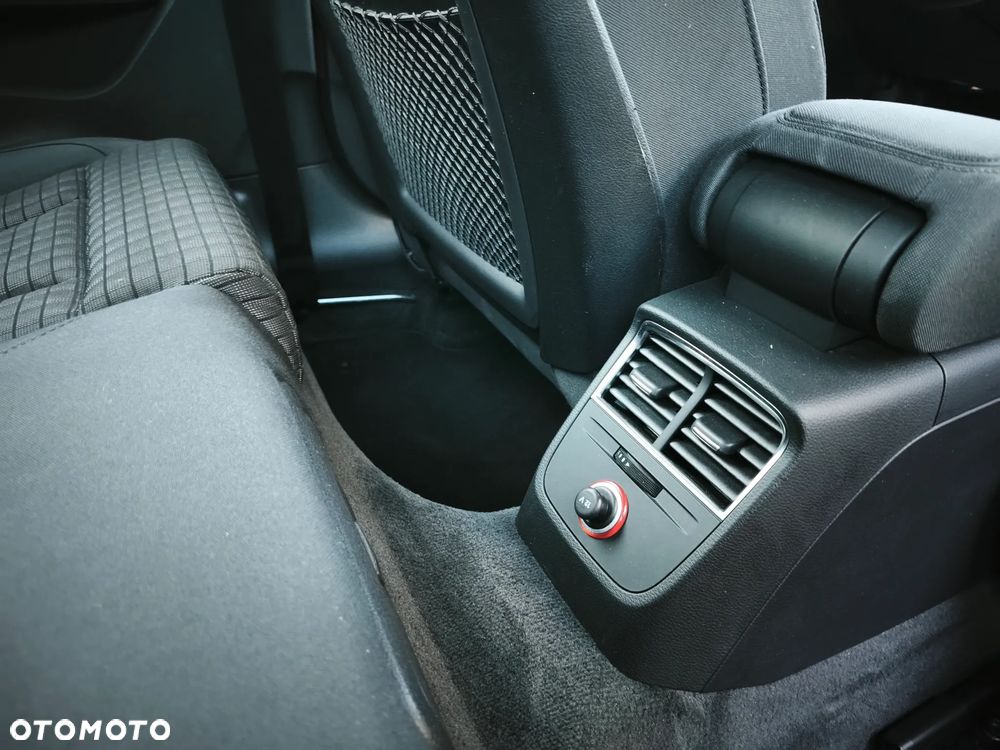 Audi A3 3-drzwiowe 1.4 TFSI Ambiente - 25