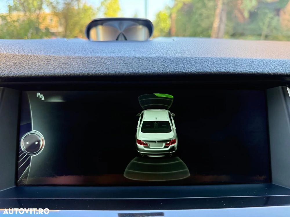 BMW Seria 5 520d xDrive - 9