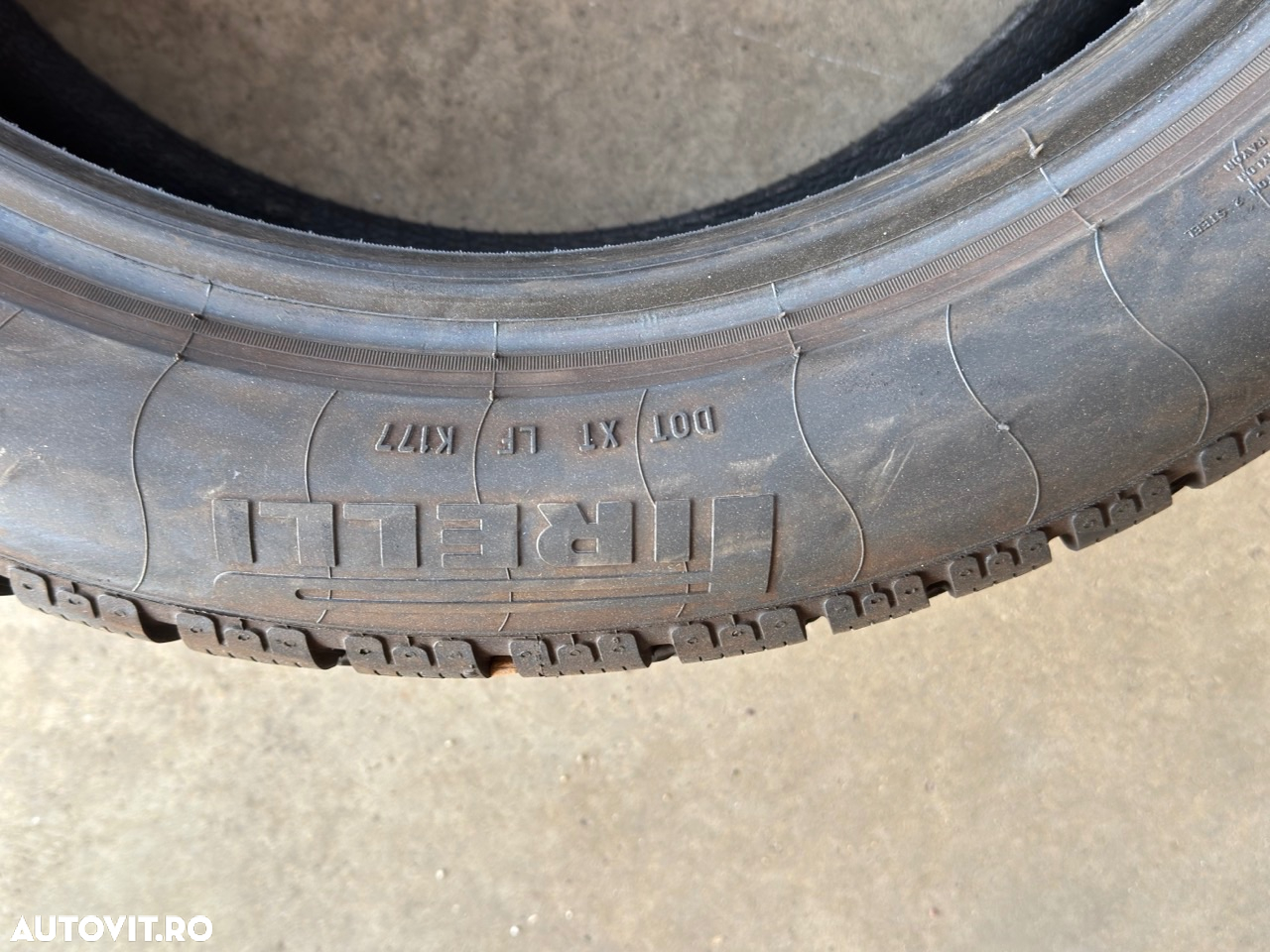 Vând 4 anvelope 235/50/19 pirelli de iarnă ca noi - 6