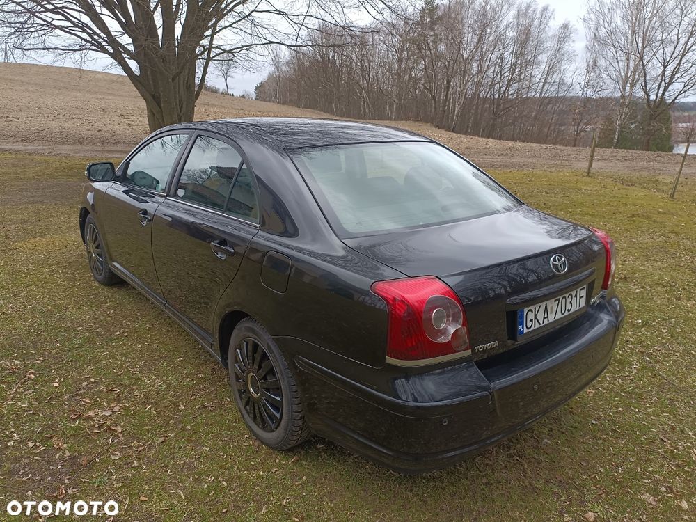 Toyota Avensis - 4
