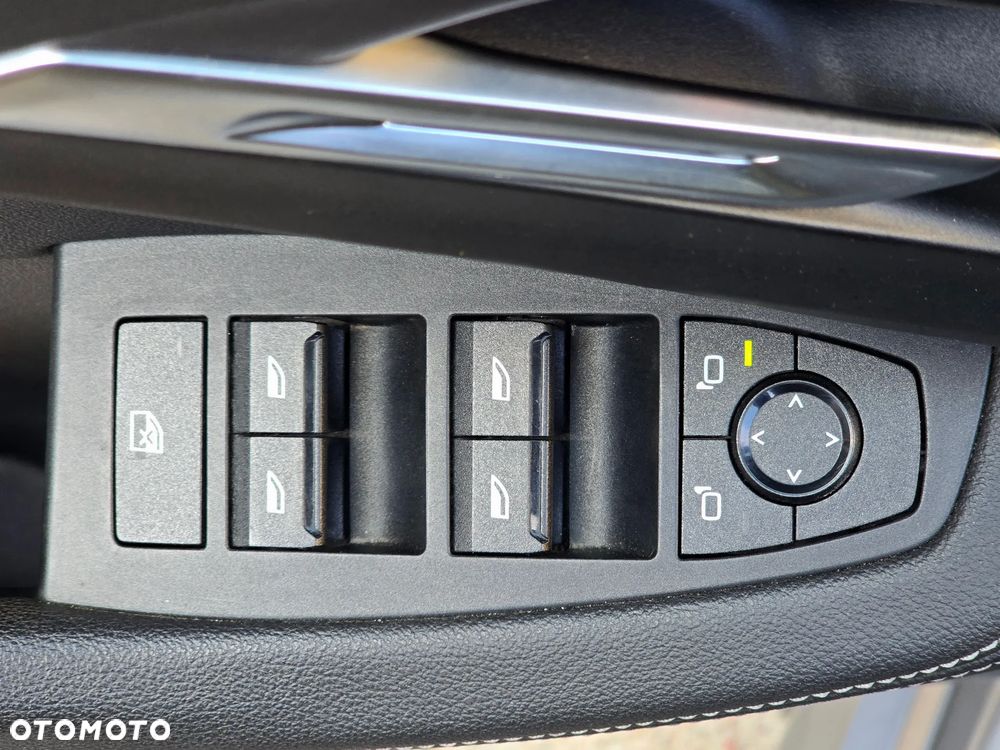 BMW Seria 2 218i - 14