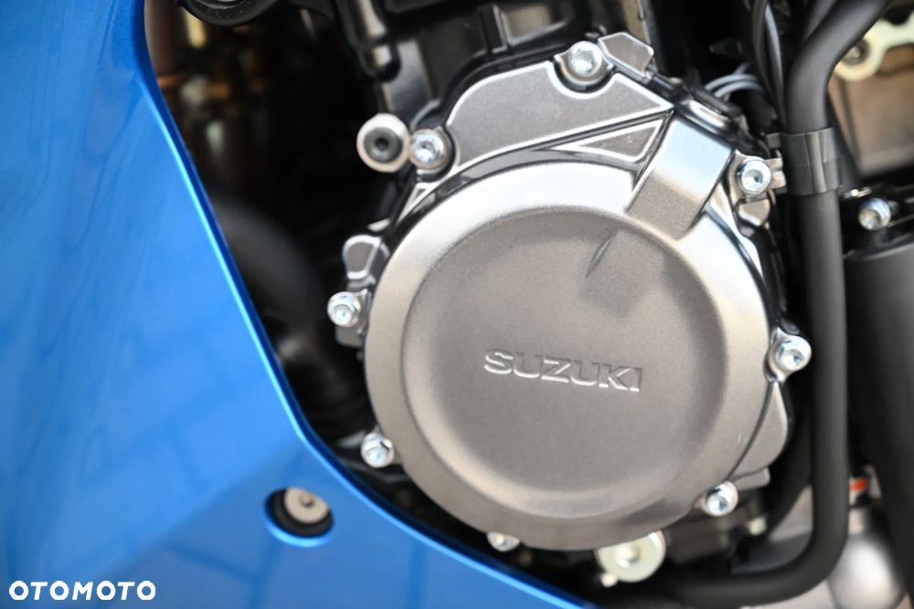 Suzuki GSX - 38