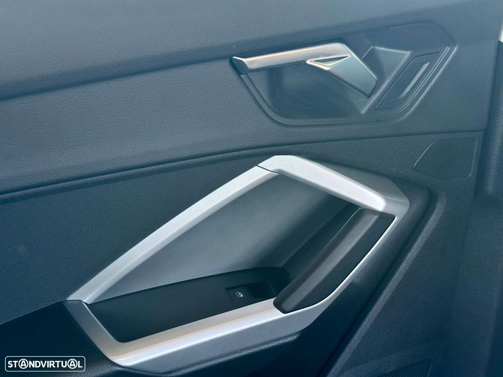 Audi Q3 35 TFSI S tronic - 11