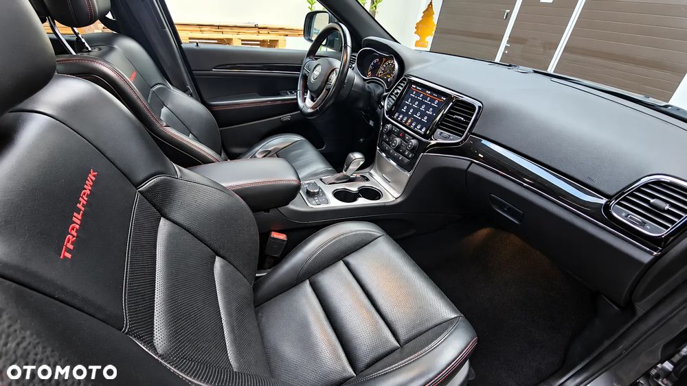 Jeep Grand Cherokee - 19